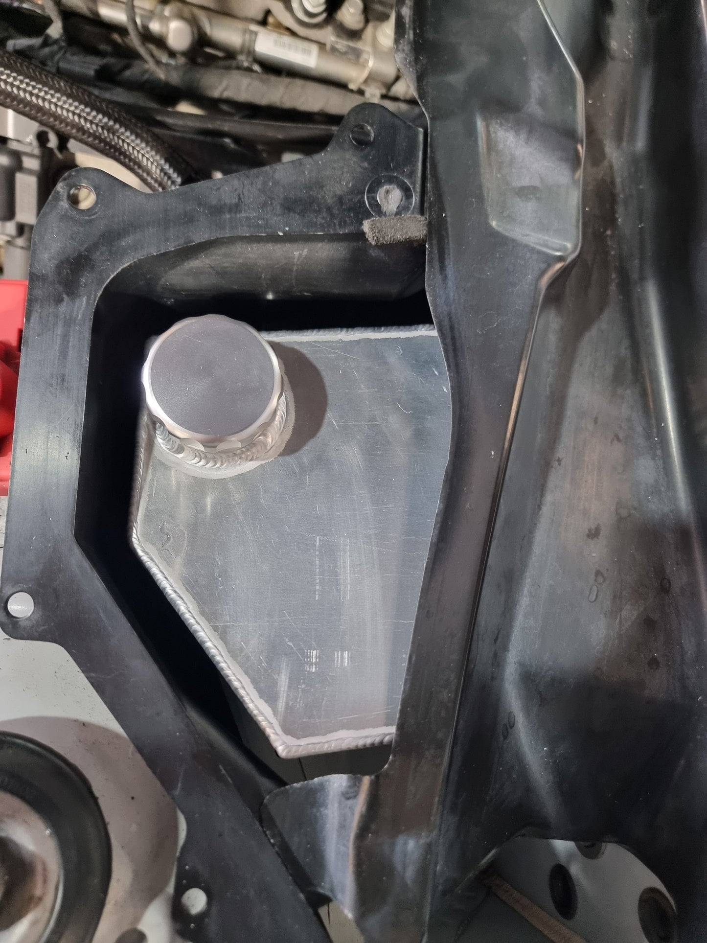 gts ve/vf commodore intercooler reservoir tank