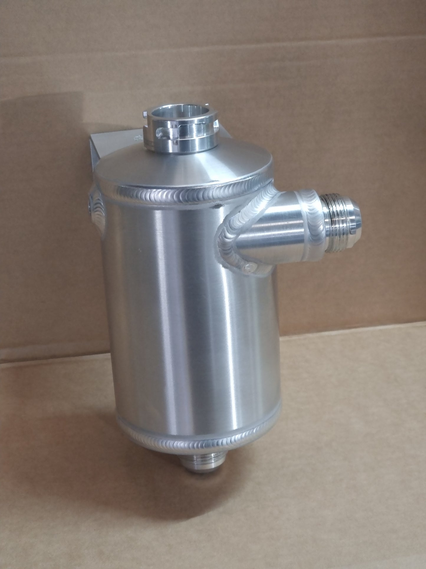 Aluminium universal reservoir