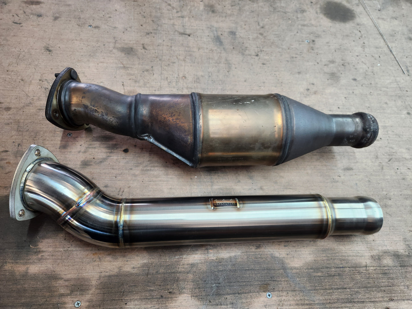 Aston Martin V8 Vantage secondary cat delete pipes 2011+